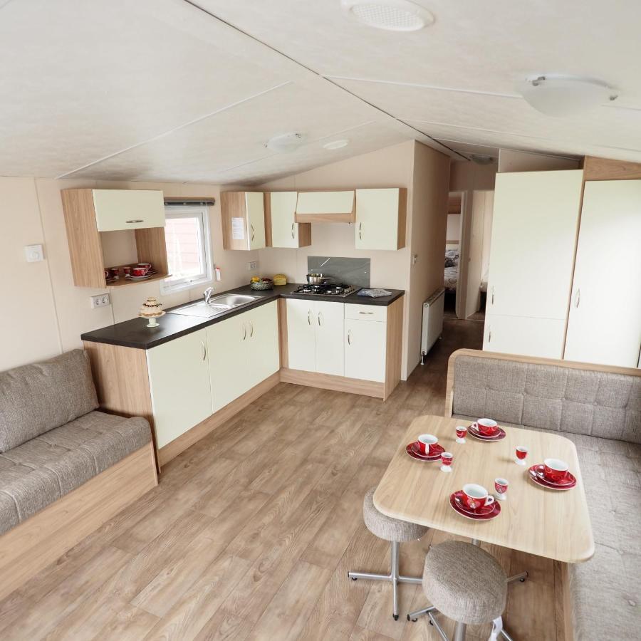Camping De Binnenvaart Superior Chalet Aan de Wolfsberg Bagian luar foto