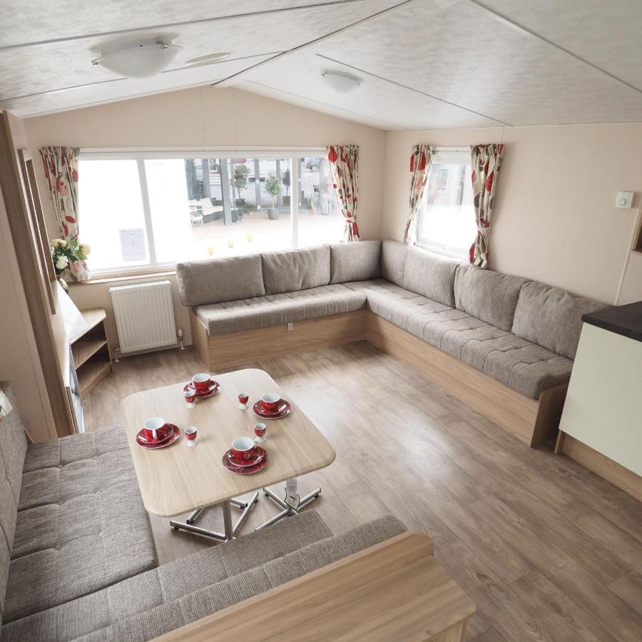 Camping De Binnenvaart Superior Chalet Aan de Wolfsberg Bagian luar foto