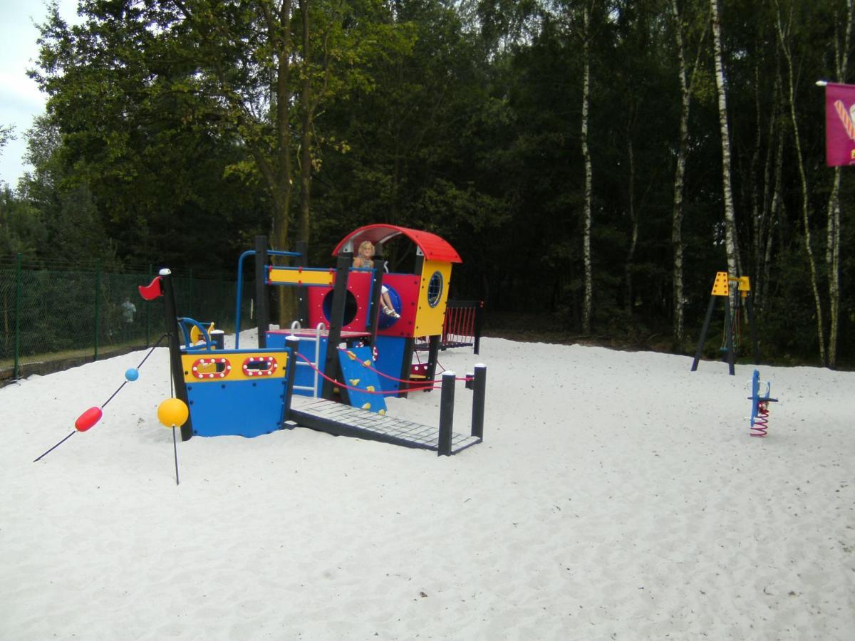 Camping De Binnenvaart Superior Chalet Aan de Wolfsberg Bagian luar foto